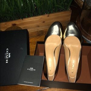 Coach Pumps